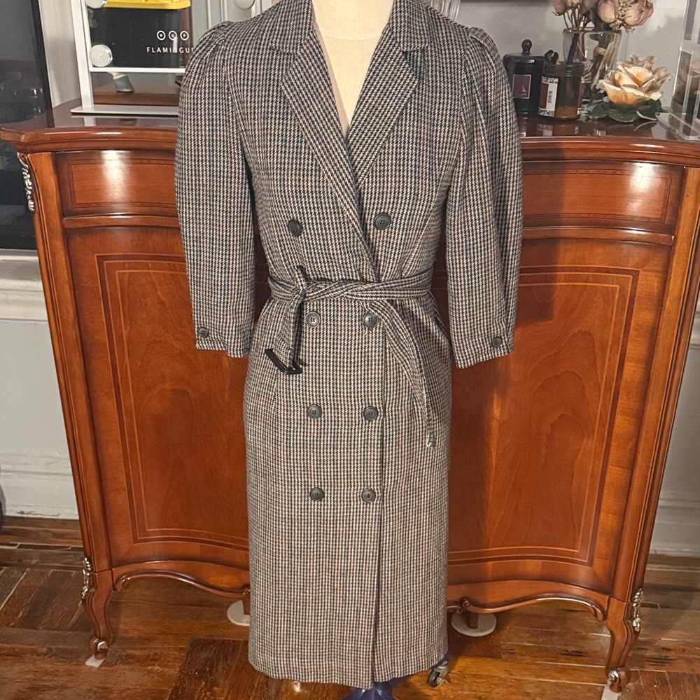 Stylish Houndstooth Double-Breasted Coat - image 1